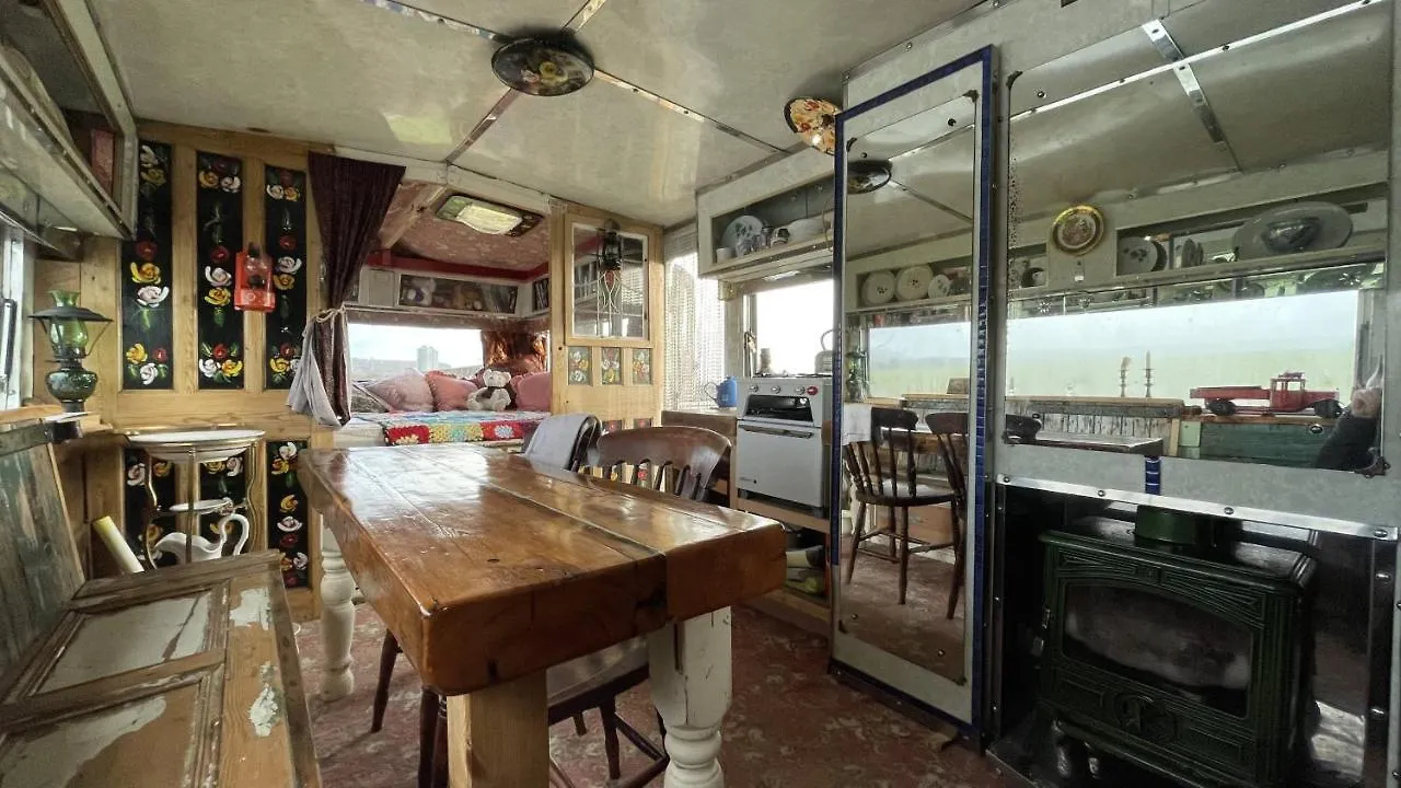 2 X Double Bed Glamping Wagon At Dalby Forest Scarborough 0*,